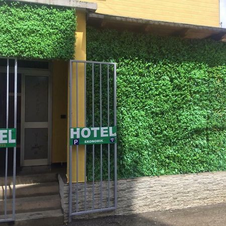 Orange Villa Hotel Tirana Kültér fotó
